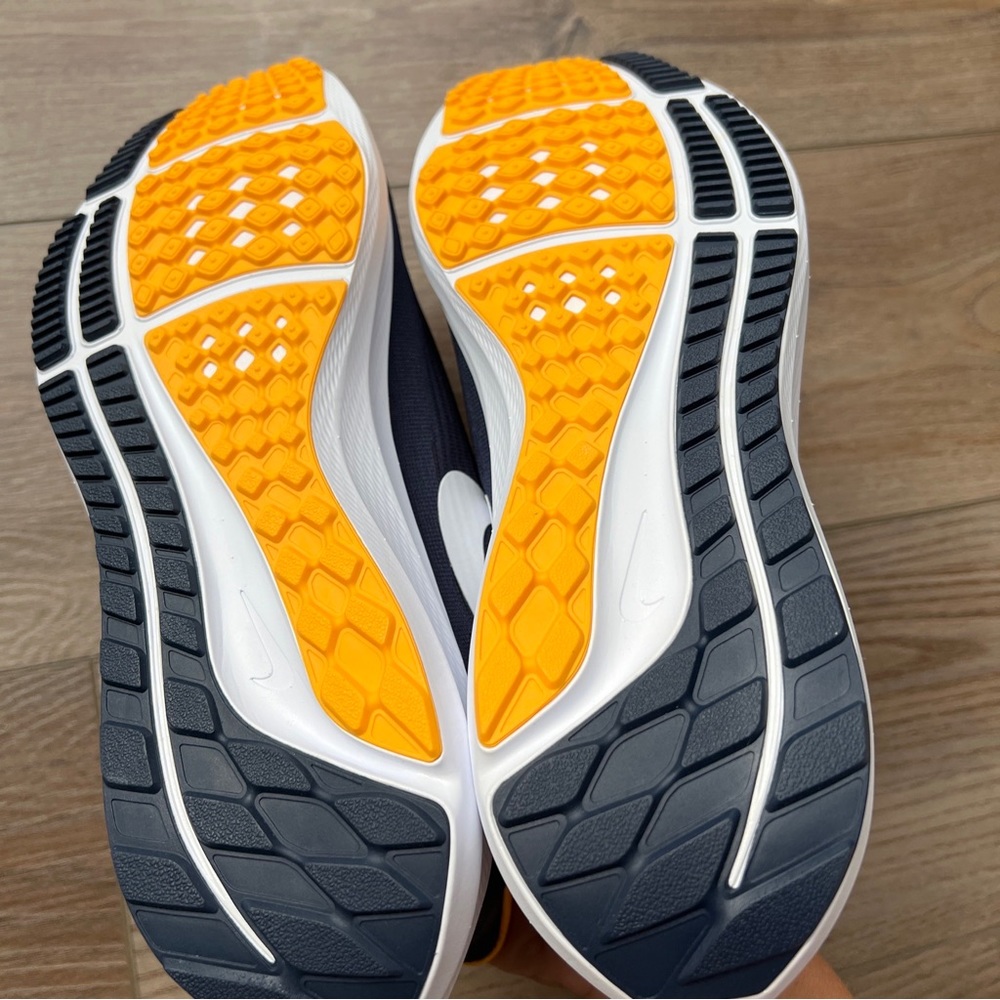 Mens Nike Air Zoom Pegasus 39 Shoes WVU West Virginia DR1979-400 - Picture 6 of 6